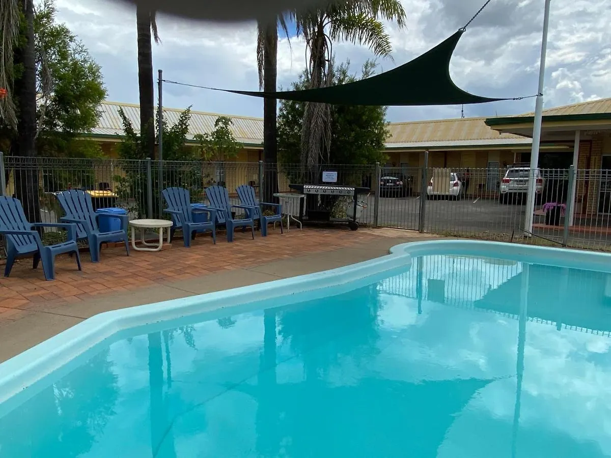 Golden West Motor Inn Miles Motel